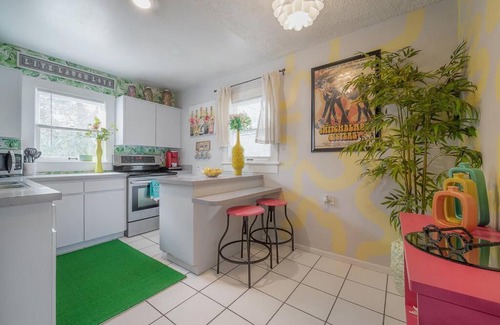 Old Seminole Heights House | Vibing in the Heights/breweries/food/petfriendly