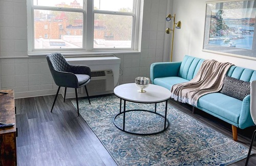 Corryville Apartment | ★Vibrant 1BD/1BA + Gym - Downtown Cincinnati★