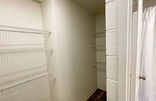 Corryville Apartment | ★Vibrant 1BD/1BA + Gym - Downtown Cincinnati★