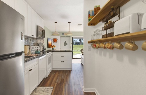 The Meadows Condo | Vibrant 1bed/1bath Golf Course Front in the Meadows