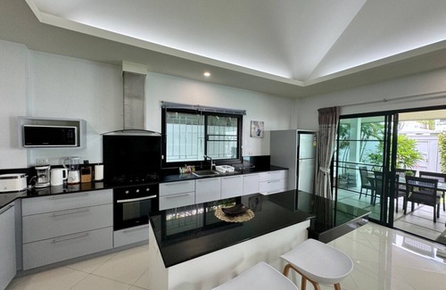 Ban Saiyuan Villa | Vibrant 2 Bedrooms Private Pool Villa