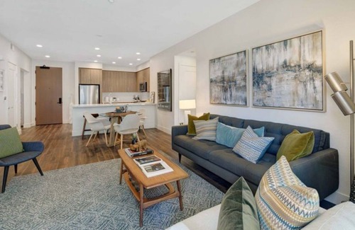 Heritage District Condo | Vibrant 2BR Condo in Flats At Cityline