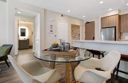 Heritage District Condo | Vibrant 2BR Condo in Flats At Cityline