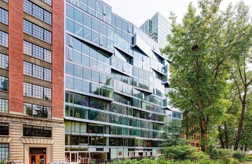 International District Apartment | Vibrant 2BR- Near Old Montreal w/Hot tub