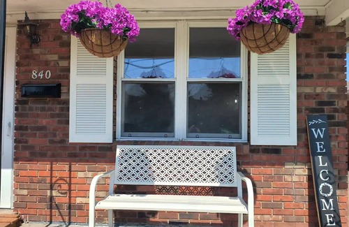 Evansville House | Vibrant and art-filled retreat, perfect for families and small groups.