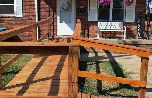 Evansville House | Vibrant and art-filled retreat, perfect for families and small groups.
