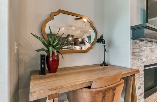Edmond House | Vibrant and Fun in Cul De Sac