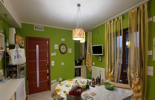 Fratta Apartment | Vibrant apartment in Marsciano with balcony