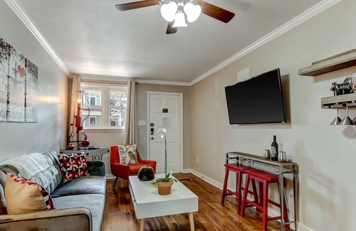 Dixon Park Condo | Vibrant, Colorful Condo Building With Backyard Firepit and Games