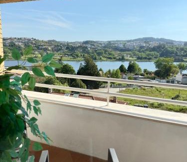 Porto Apartment | Vibrant Host - Douro View