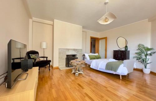 Porto Apartment | Vibrant Host - Douro View