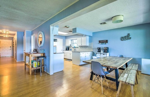 Kingsland Cottage | Vibrant Kingsland Retreat w/Waterfront Views