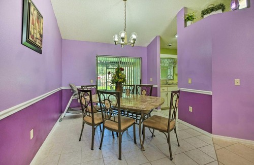 Fruitville House | Vibrant Sarasota Home Yard and Furnished Deck!