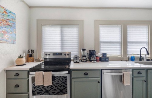 Rosedale Apartment | Vibrant SPACIOUS Group Rendezvous