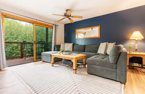 Driggs House | Vibrant Spacious Ski Pad Hot Tubs