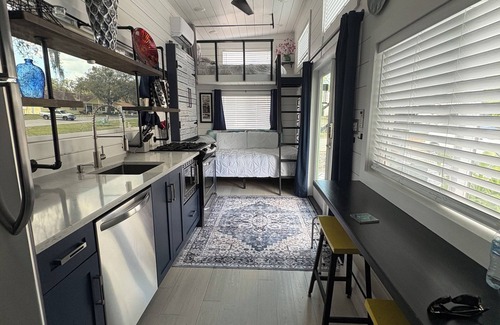 Clermont Villa | Vibrant Tiny Home Adventure in Bustling Clermont!