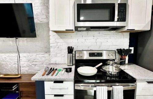 Over-the-Rhine Apartment | Vibrant Urban 1BR Fully Equipped Central OTRnn