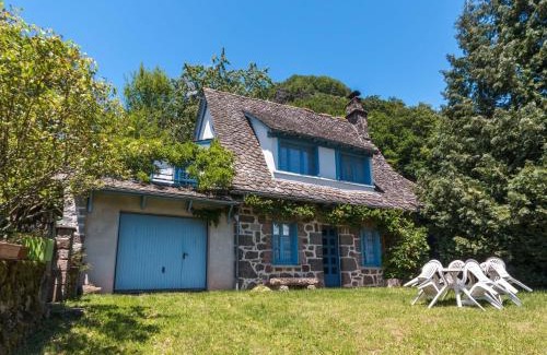 Vic-sur-Cere House | Vic-sur-Cère Family Nest