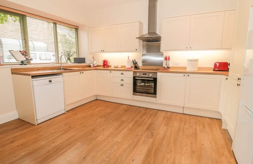 Belford Cottage | VICARAGE COTTAGE, pet friendly, with open fire in Lucker