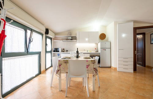Cagliari Apartment | Vico 1° Sulis Apartment 5 with Private Terrace, Wi-Fi and Air Conditioning