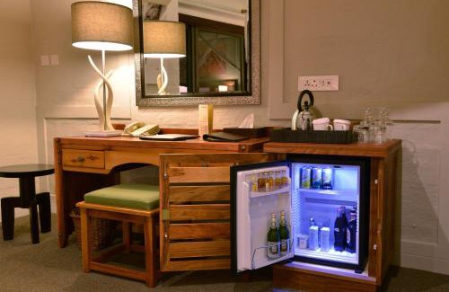 Victoria Falls Hotel | Victoria Falls Safari Lodge