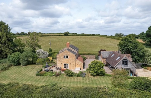 East Chinnock House | Victorian House, Gym, Games Room & 2 Acre Gardens