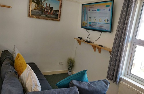 Gillingham House | Victoria Heights - Beautiful 3-Bed in Gillingham K