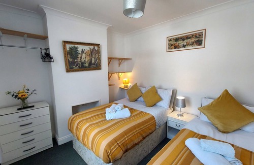 Gillingham House | Victoria Heights - Beautiful 3-Bed in Gillingham K