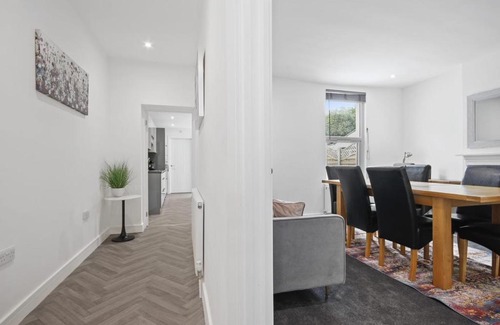 Barling Apartment | Victoria House w/ Daily Housekeeping and Bfast Basket