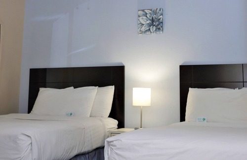 Donna Hotel | Victoria Palms Inn & Suites