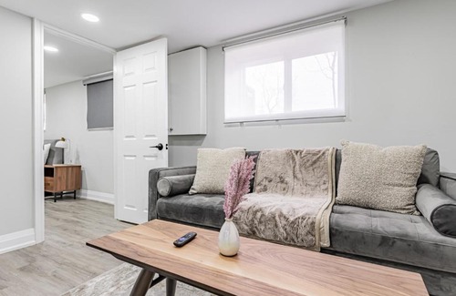 Topham Park House | Victoria Park Residence - Basement Unit