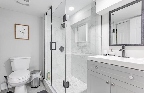 Topham Park House | Victoria Park Residence - Basement Unit