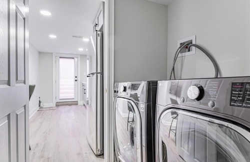 Topham Park House | Victoria Park Residence - Basement Unit