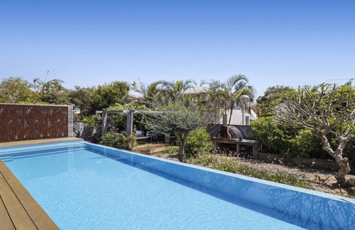 Emerald Beach House | Victoria's - Hamptons Charm, Pool, Pizza Oven, Spectacular Ocean Views