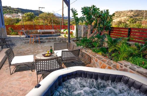 Kalo Chorio Apartment | Victoria's Luxury Apartment - Private Pool, Jacuzzi