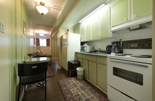 Church and Wellesley Hotel | Victoria's Mansion Guest House