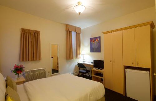 Church and Wellesley Hotel | Victoria's Mansion Guest House
