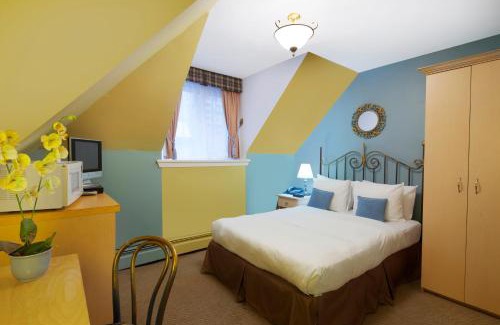 Church and Wellesley Hotel | Victoria's Mansion Guest House