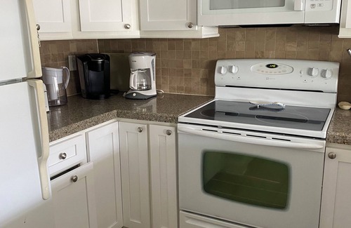 Admiral Estates Condo | Victoria's Walk - Cape May's Best Oceanfront Condo W/Pool