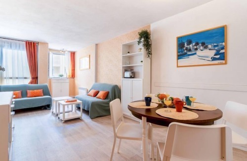 Biarritz Apartment | Victoria Surf by Interhome