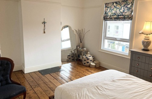 Hanham House | Victorian 2 bedroom house in Redfield St George