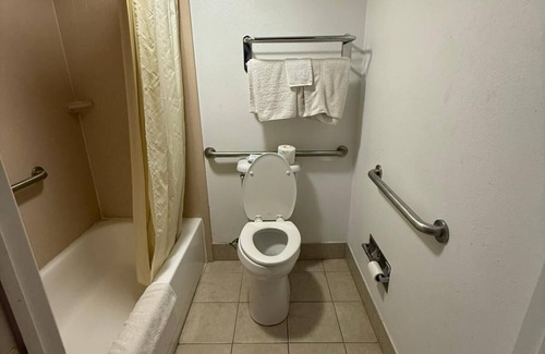 Whitesboro Hotel | Victorian Inns By OYO Whitesboro U.S. Hwy 82