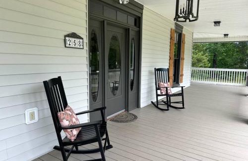 Cross Hill House | Victorian mini mansion near Lake Greenwood