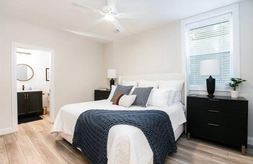 Wooded Estates House | Victory Views Main House:Luxury Home for 20 Guests