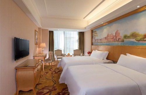 Longgang Hotel | Vienna Hotel Shenzhen Baoneng City Plaza