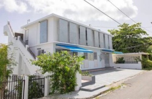 Florida House | Vieques Tropical Guest House - Room 9 / Caracas