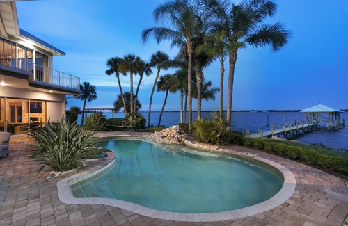 Rockledge House | Viera Riverfront Island Retreat 7bd/6ba Water Views EVERY Room Pool/Spa 16+ppl
