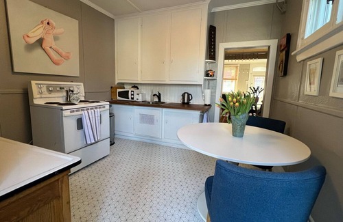 Hull House | Vieux Hull heritage chic - Centrally located walk everywhere!
