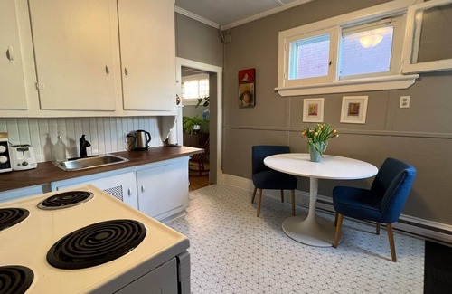 Hull House | Vieux Hull heritage chic - Centrally located walk everywhere!