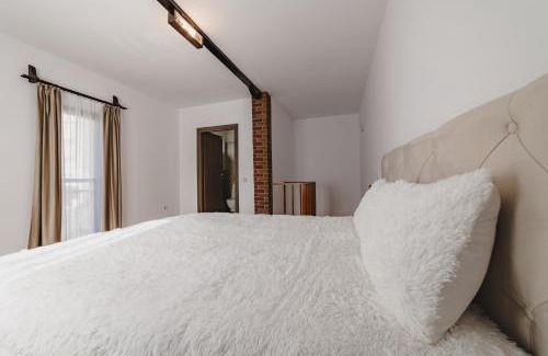 Zarnesti Apartment | View Bucegi-Adults Only